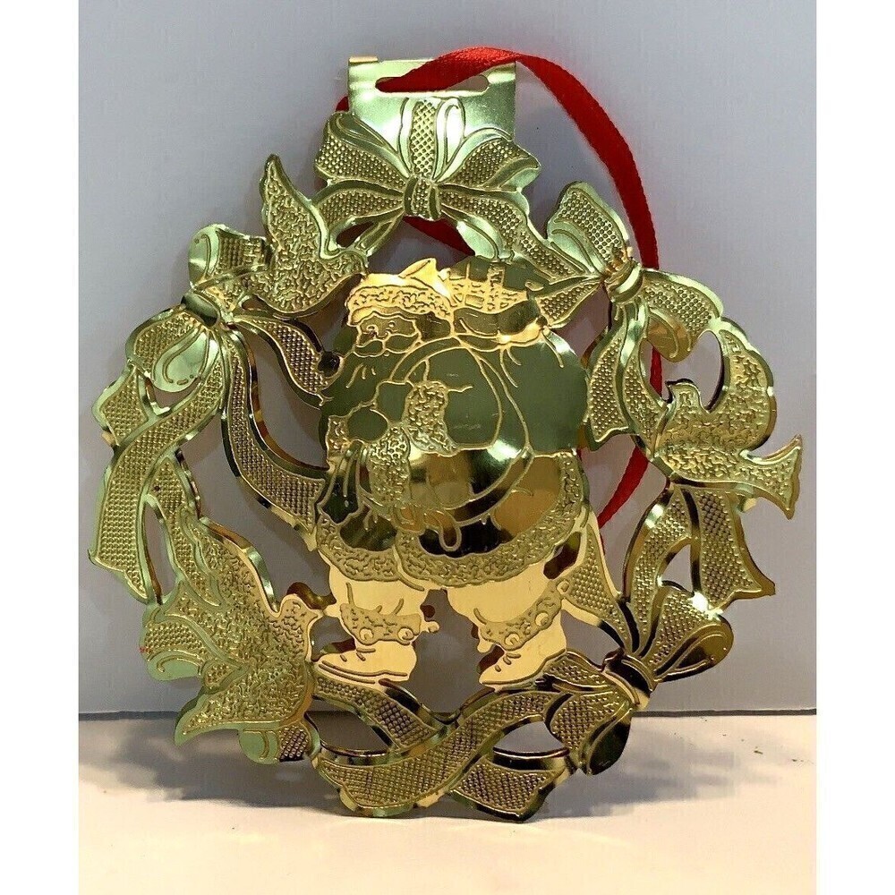 Santa Claus Gold Tone / Gold Plated Christmas Wreath Ornament 3" Dove Bows